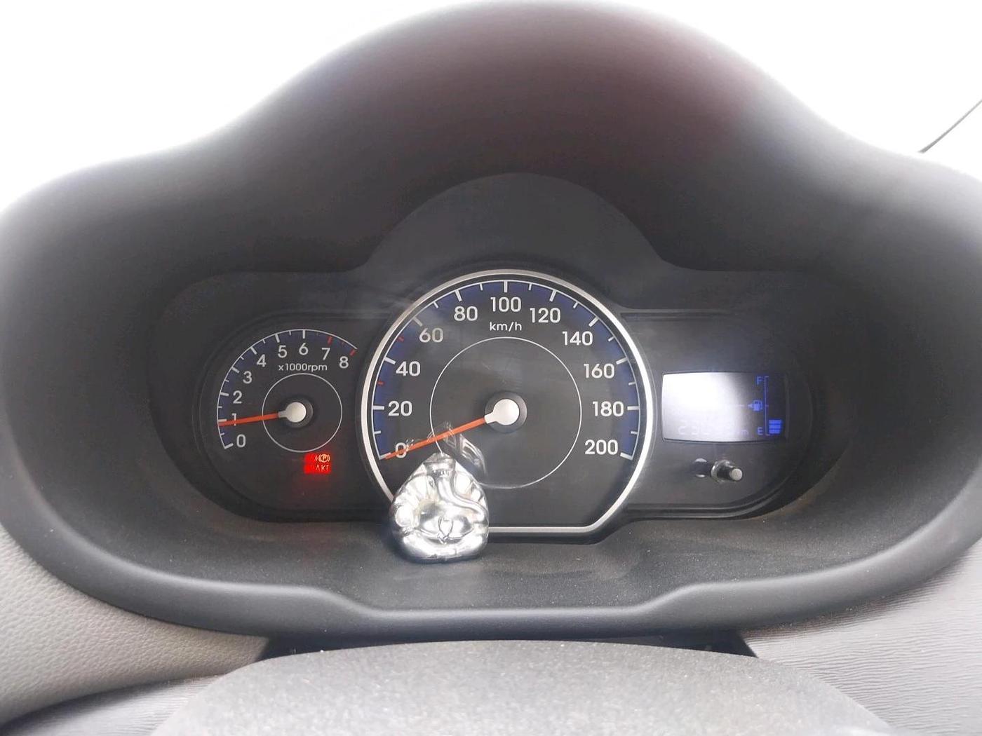 2013 Hyundai i10 MAGNA 1.2, Petrol, Manual, 23,093 km, interior