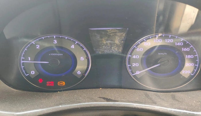 2013 Hyundai Verna FLUIDIC 1.6 CRDI SX, Diesel, Manual, 96,930 km, interior