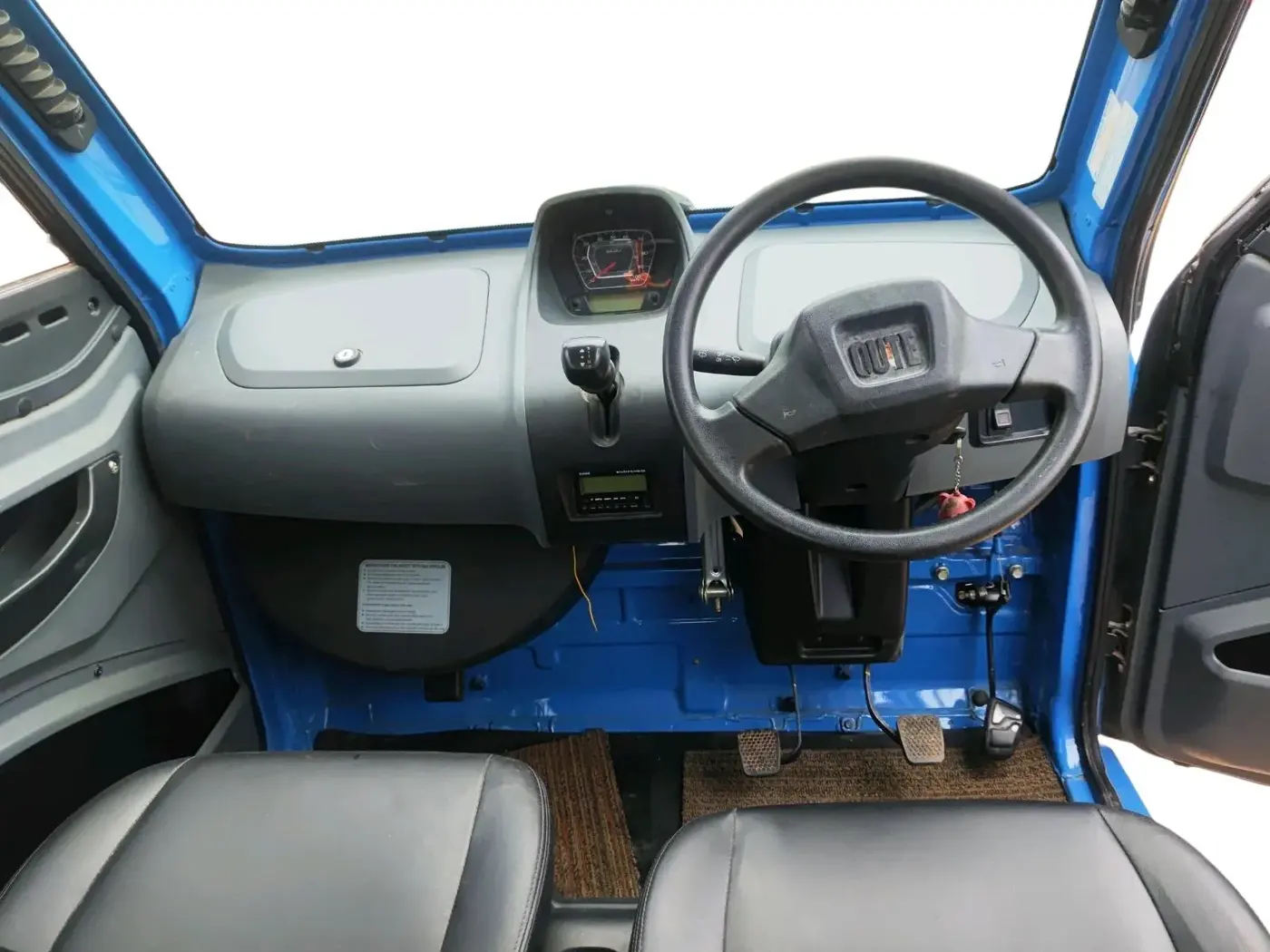 2020 BAJAJ QUTE LPG, Petrol, Manual, 5,528 km, interior