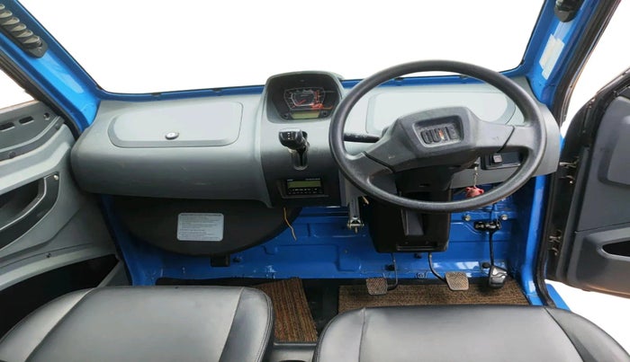 2020 BAJAJ QUTE LPG, Petrol, Manual, 5,528 km, interior