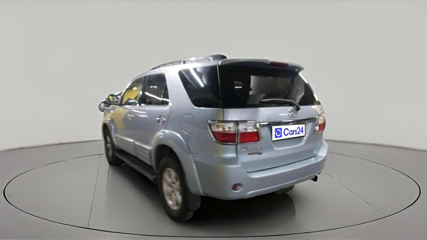 2009 Toyota Fortuner 3.0 4X4 MT, Diesel, Manual, 1,73,546 km, exterior
