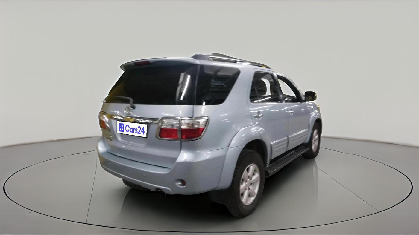 2009 Toyota Fortuner 3.0 4X4 MT, Diesel, Manual, 1,73,546 km, exterior
