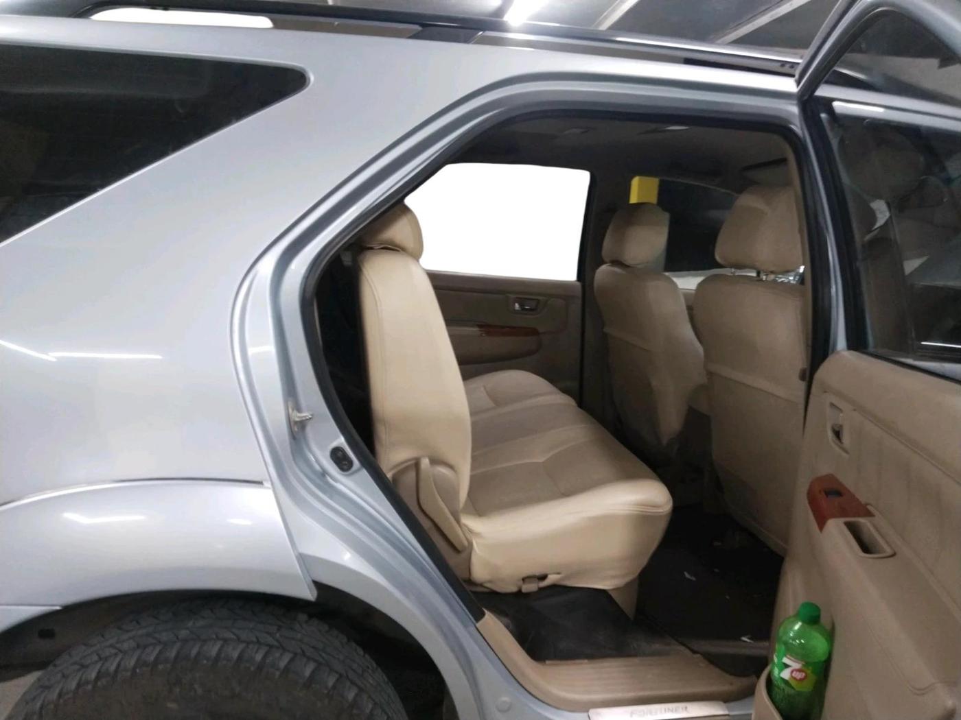 2009 Toyota Fortuner 3.0 4X4 MT, Diesel, Manual, 1,73,546 km, interior
