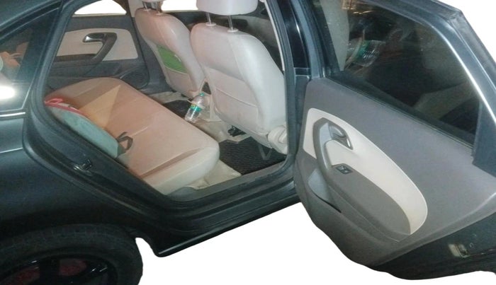 2014 Volkswagen Vento HIGHLINE PETROL AT, Petrol, Automatic, 1,40,259 km, interior