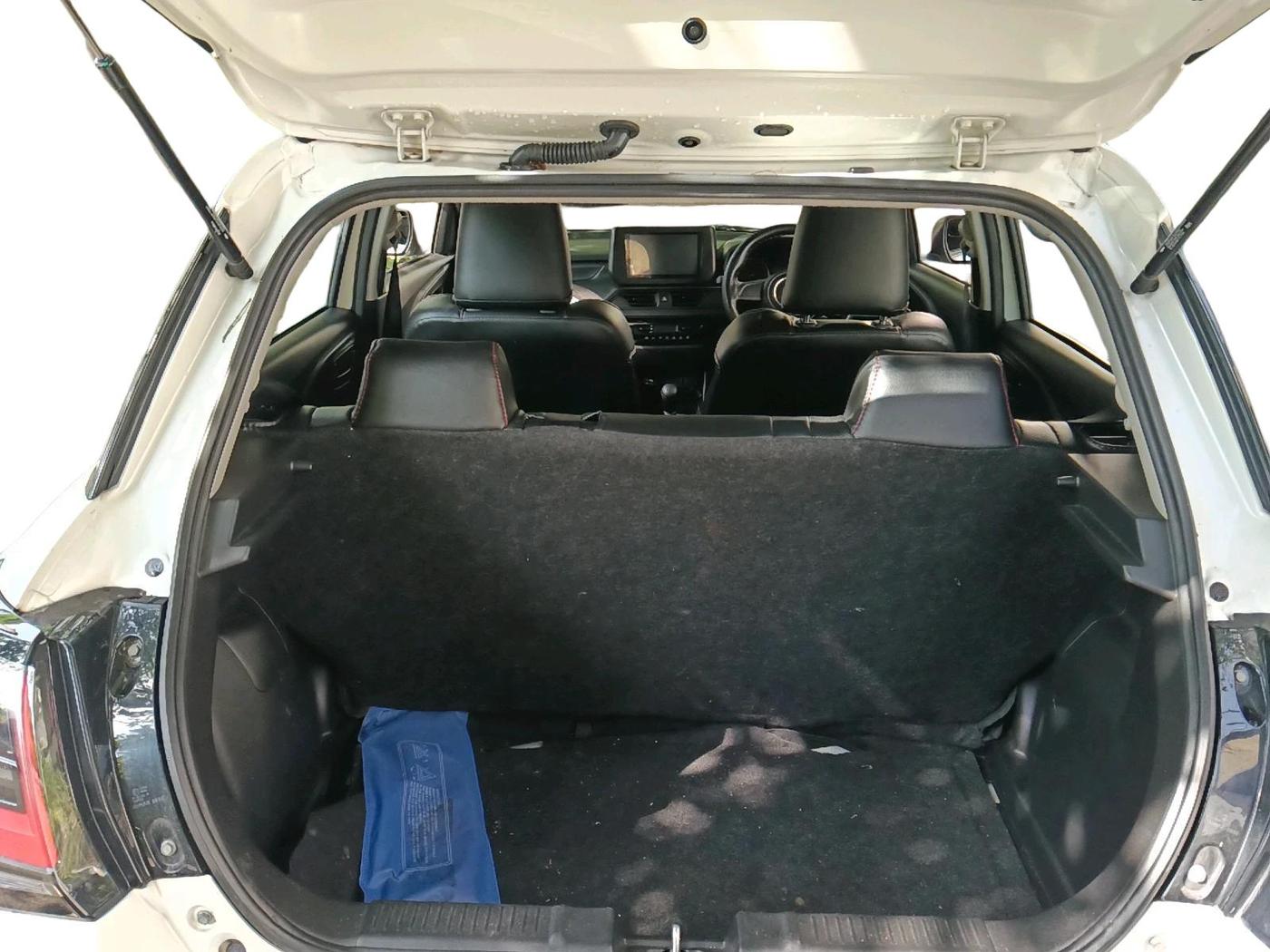 2024 Maruti Swift LXi, Petrol, Manual, 20,026 km, exterior
