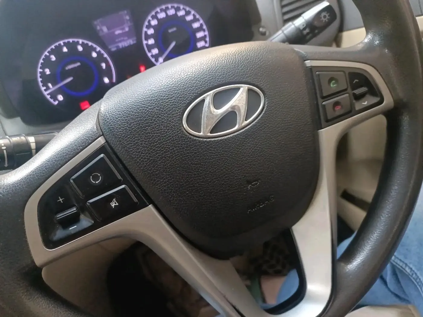 2013 Hyundai Verna FLUIDIC 1.6 VTVT SX, Petrol, Manual, 77,573 km, interior
