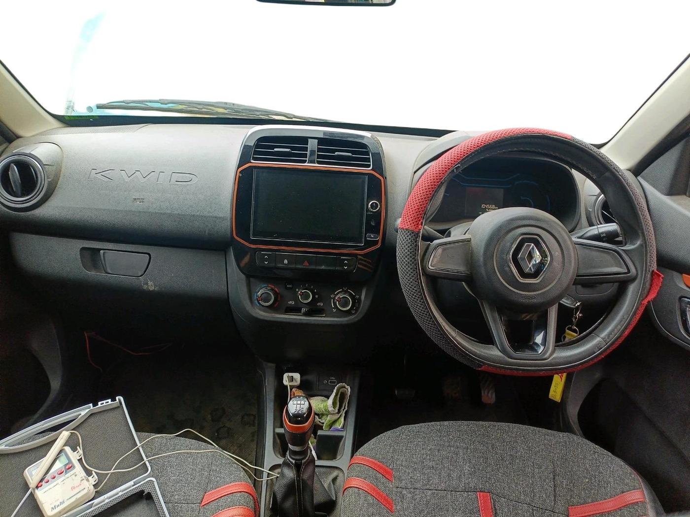 2020 Renault Kwid CLIMBER 1.0 (O), Petrol, Manual, 1,04,568 km, interior