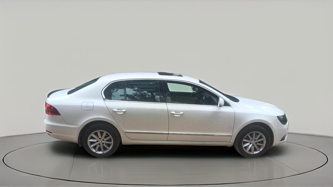2014 Skoda Superb ELEGANCE 2.0 TDI CR AT, Diesel, Automatic, 1,41,187 km, exterior