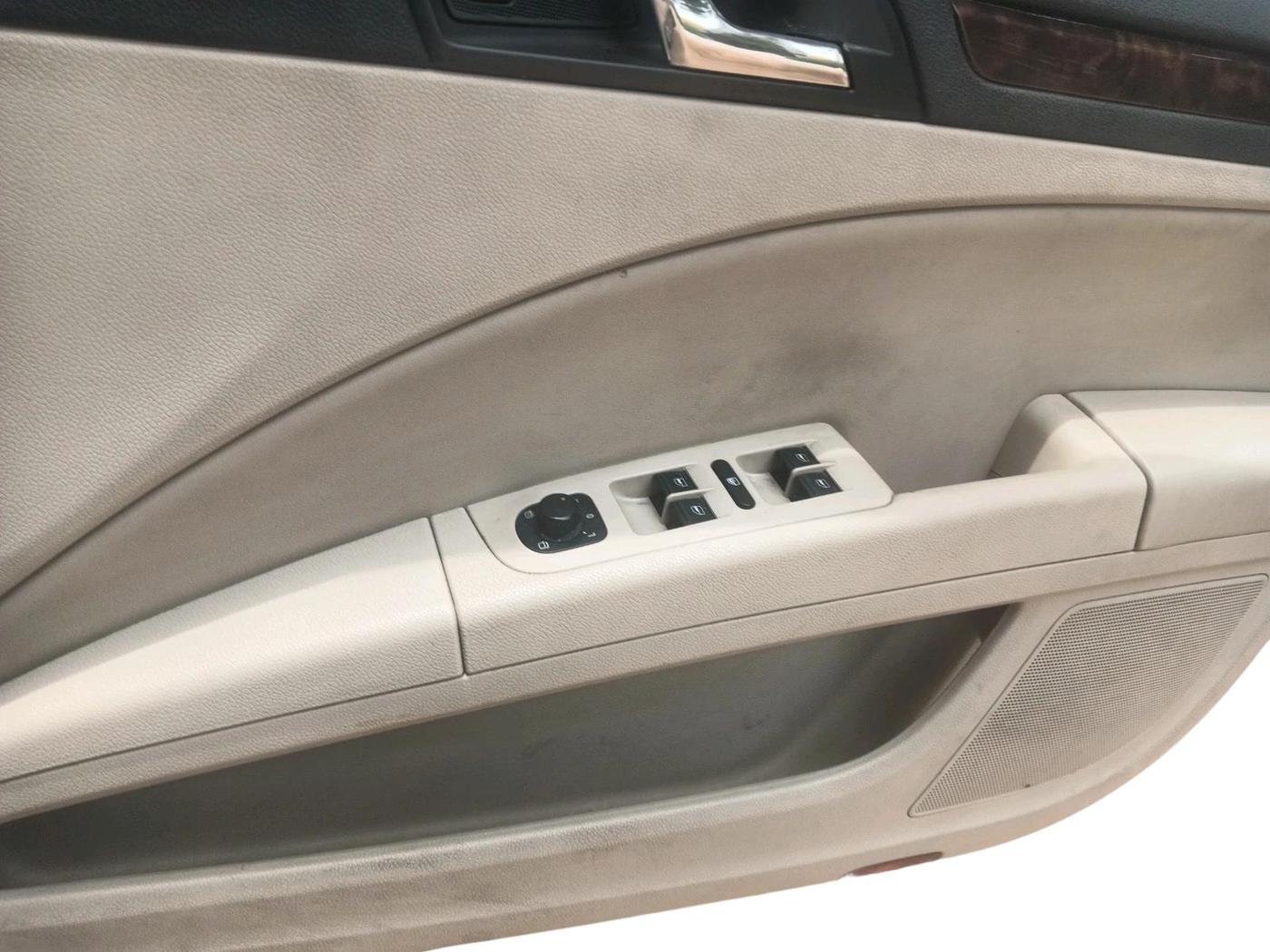 2014 Skoda Superb ELEGANCE 2.0 TDI CR AT, Diesel, Automatic, 1,41,187 km, interior