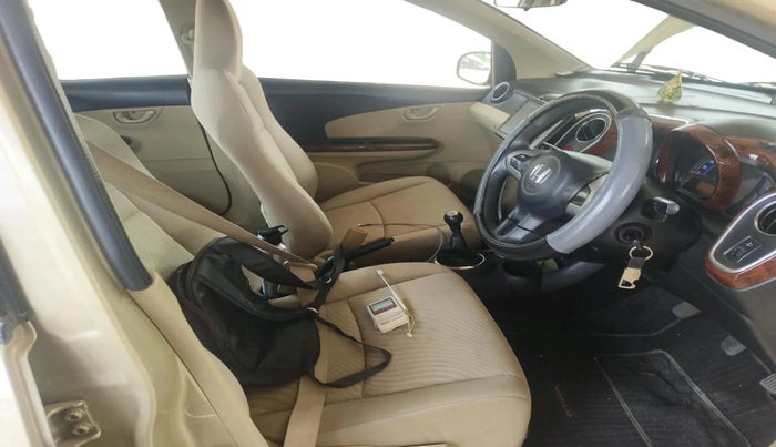 2015 Honda Mobilio 1.5L I-DTEC V, Diesel, Manual, 63,437 km, interior