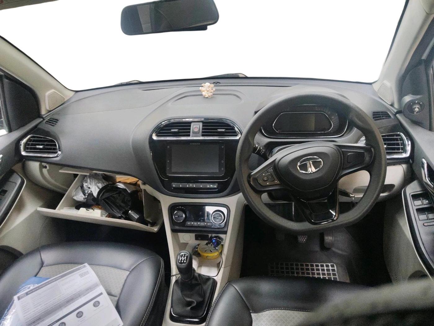 2022 Tata Tiago XZ PLUS PETROL, Petrol, Manual, 28,591 km, interior
