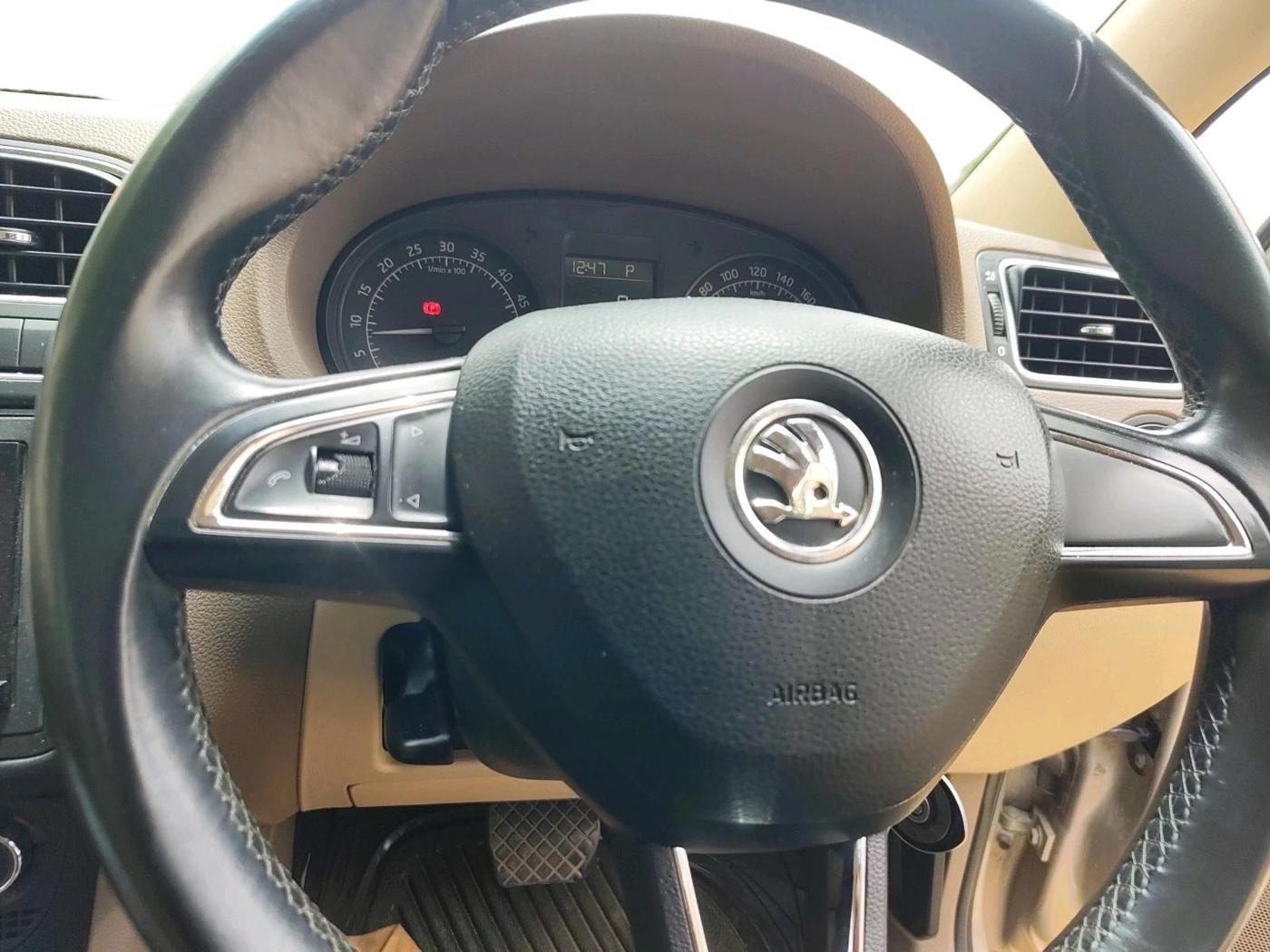 2014 Skoda Rapid 1.5 TDI CR ELEGANCE AT, Diesel, Automatic, 74,544 km, interior