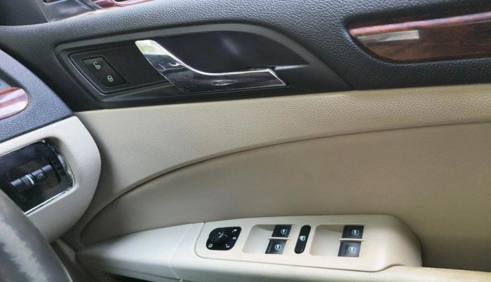 2013 Skoda Superb ELEGANCE 1.8 TSI AT, Petrol, Automatic, 88,533 km, interior