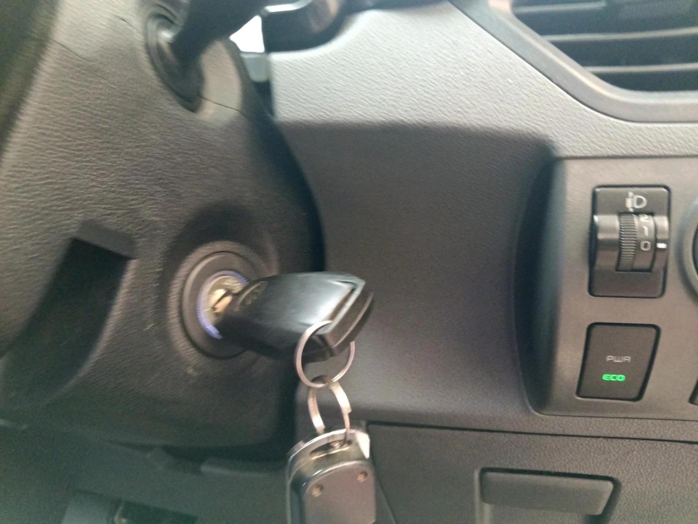 2018 Mahindra KUV 100 NXT K4+ D 6 STR, Diesel, Manual, 1,20,731 km, interior