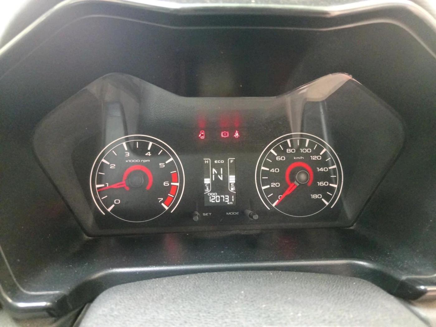 2018 Mahindra KUV 100 NXT K4+ D 6 STR, Diesel, Manual, 1,20,731 km, interior