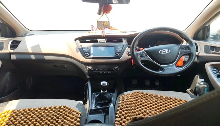 2017 Hyundai Elite i20 ASTA 1.2, Petrol, Manual, 1,12,969 km, interior