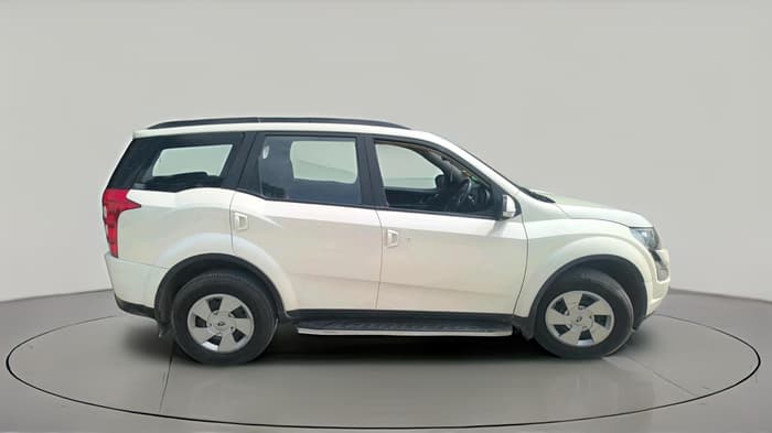 2016 Mahindra XUV500 W6, Diesel, Manual, 1,13,639 km, exterior