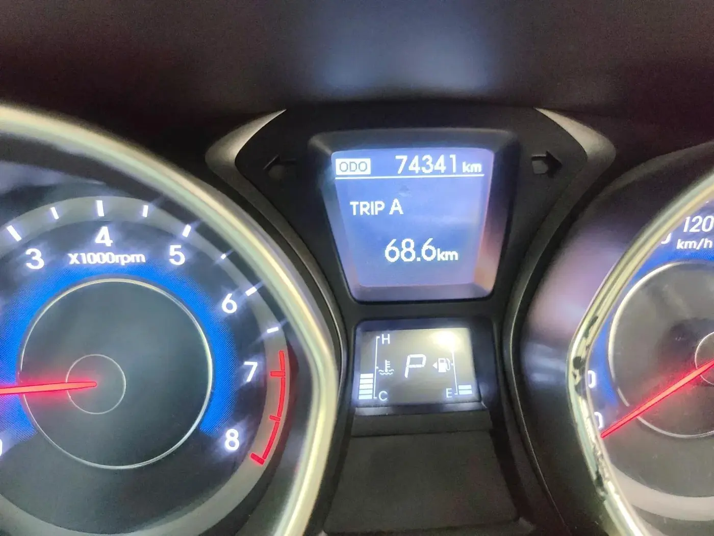 2013 Hyundai New Elantra 1.8 SX AT VTVT, Petrol, Automatic, 74,341 km, interior