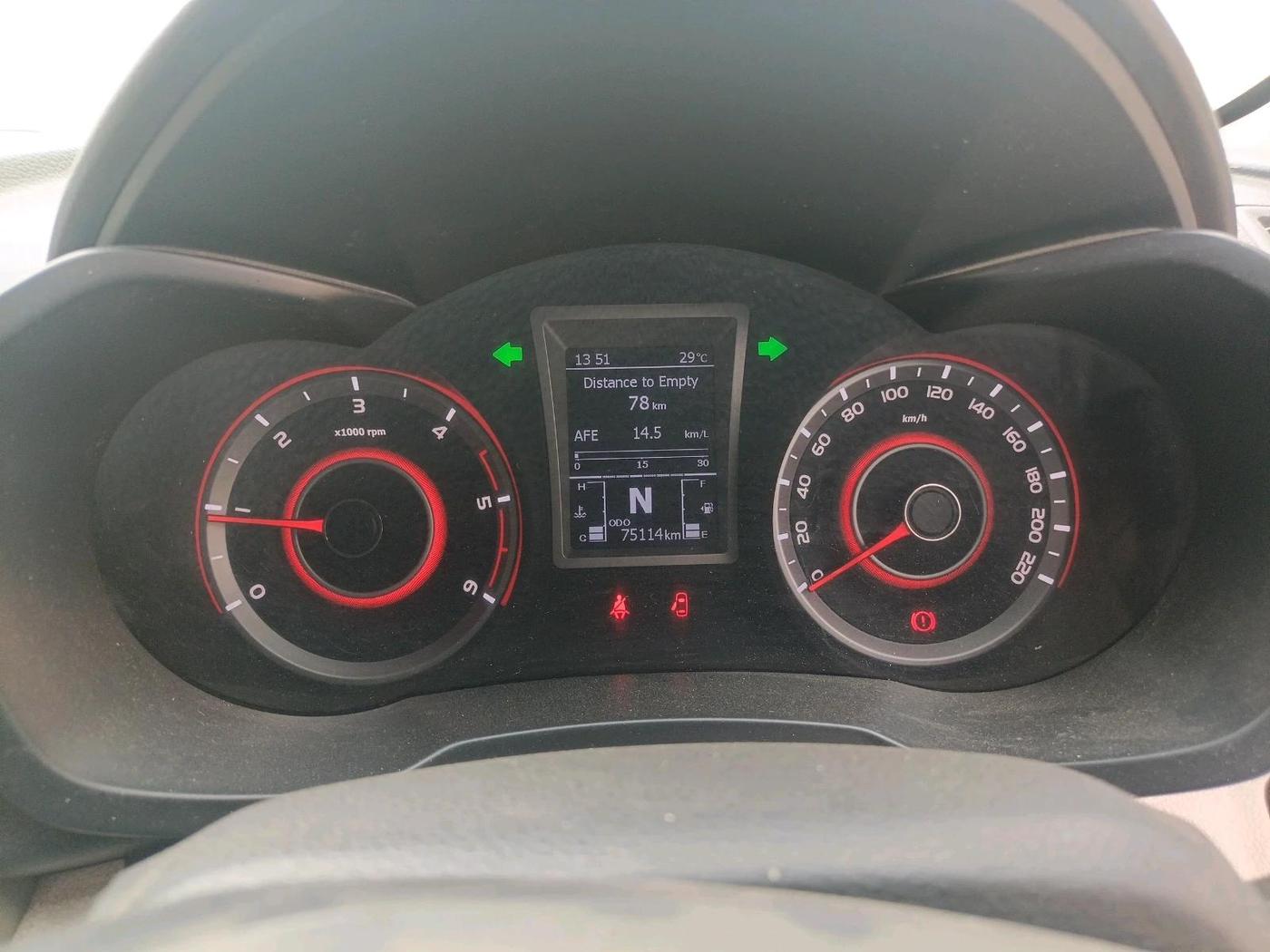 2019 Mahindra XUV300 W8 1.5 DIESEL, Diesel, Manual, 75,114 km, interior