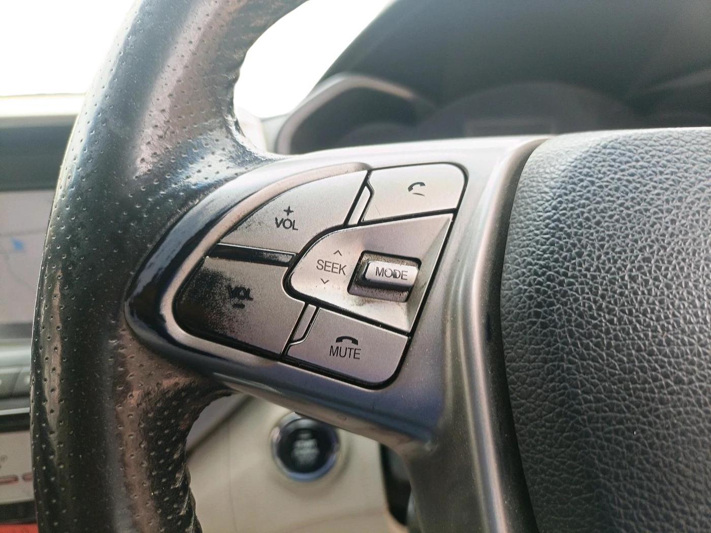 2019 Mahindra XUV300 W8 1.5 DIESEL, Diesel, Manual, 75,114 km, interior