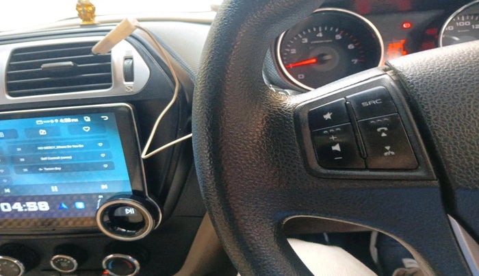 2015 Mahindra TUV300 T8, Diesel, Manual, 94,058 km, interior