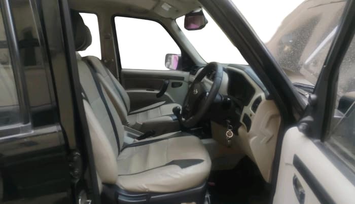 2015 Mahindra Scorpio S4 PLUS, Diesel, Manual, 62,650 km, interior