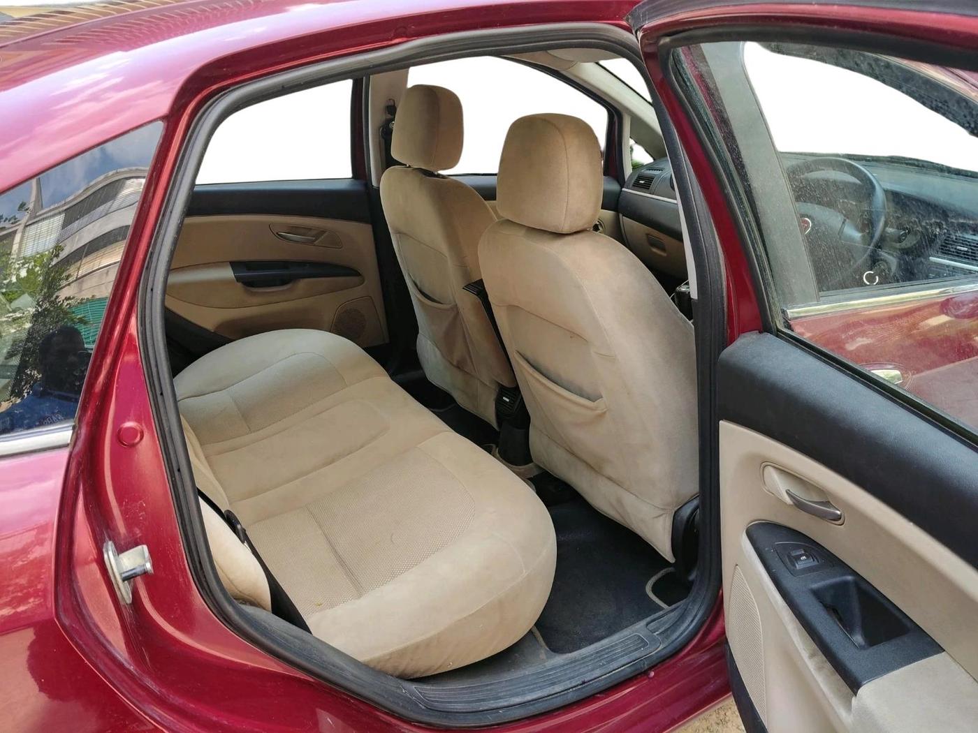 2011 Fiat Linea EMOTION 1.4, Petrol, Manual, 29,950 km, interior