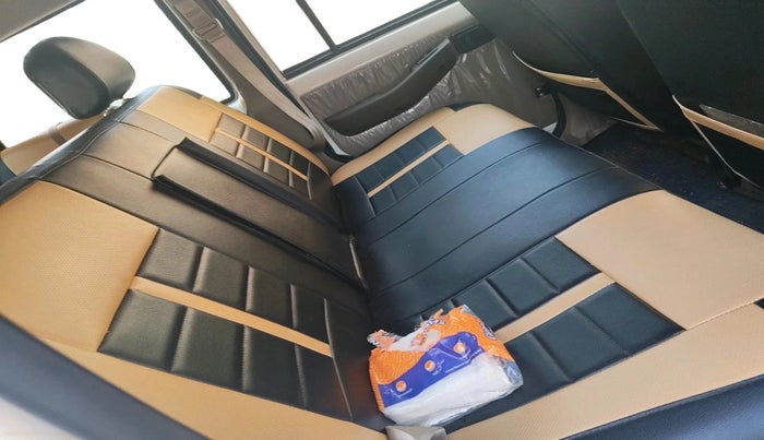 2023 Mahindra Bolero B6 (O), Diesel, Manual, 28,758 km, interior