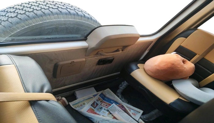 2023 Mahindra Bolero B6 (O), Diesel, Manual, 28,758 km, interior