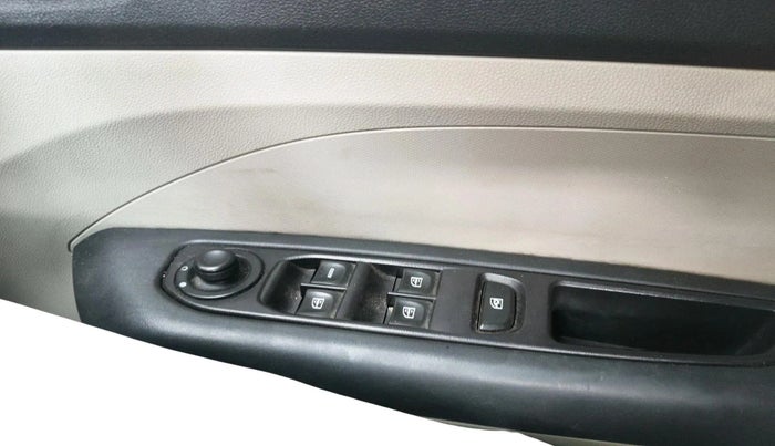 2023 Renault TRIBER RXZ, Petrol, Manual, 60,334 km, interior