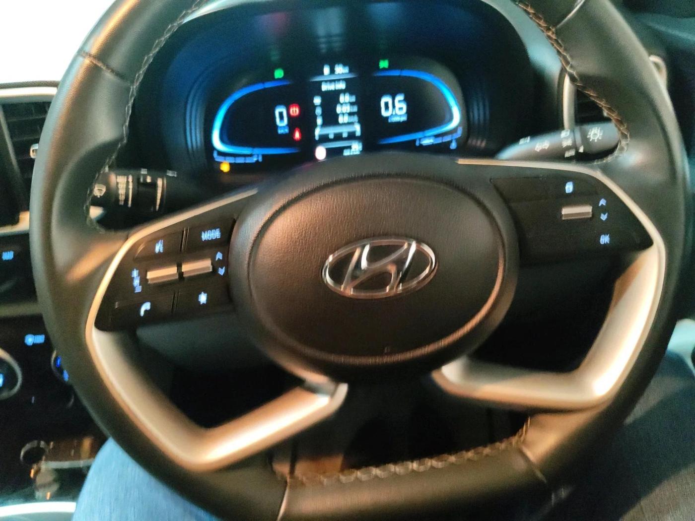 2022 Hyundai VENUE SX 1.2 PETROL, Petrol, Manual, 27,439 km, interior