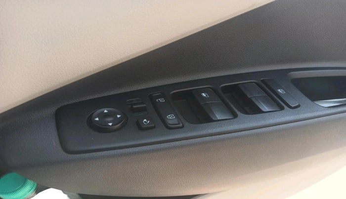 2023 Hyundai AURA SX PLUS 1.2 AMT, Petrol, Automatic, 11,027 km, interior