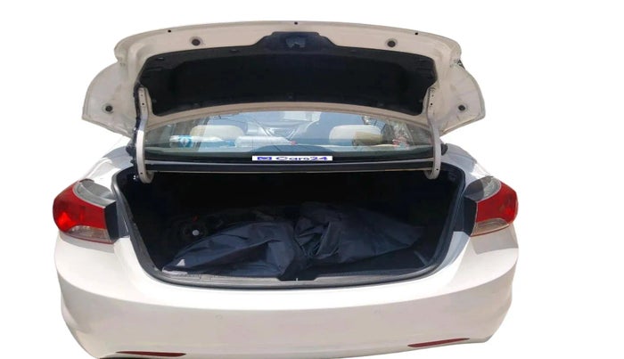 2014 Hyundai New Elantra 1.6 BASE DIESEL, Diesel, Manual, 39,847 km, exterior