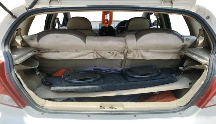 2010 Chevrolet Aveo U VA LS 1.2, Petrol, Manual, 1,10,747 km, exterior