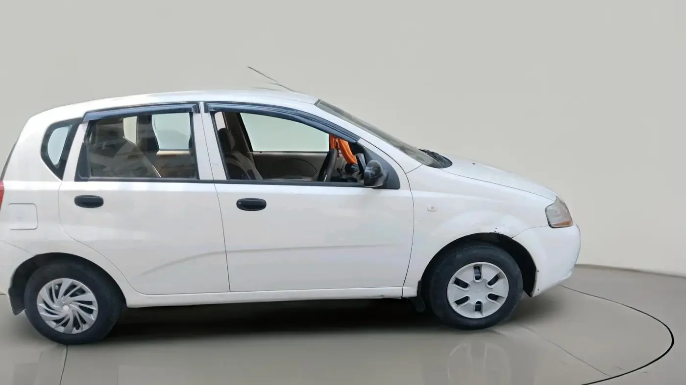 2010 Chevrolet Aveo U VA LS 1.2, Petrol, Manual, 1,10,747 km, exterior
