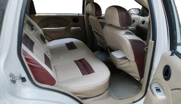 2010 Chevrolet Aveo U VA LS 1.2, Petrol, Manual, 1,10,747 km, interior