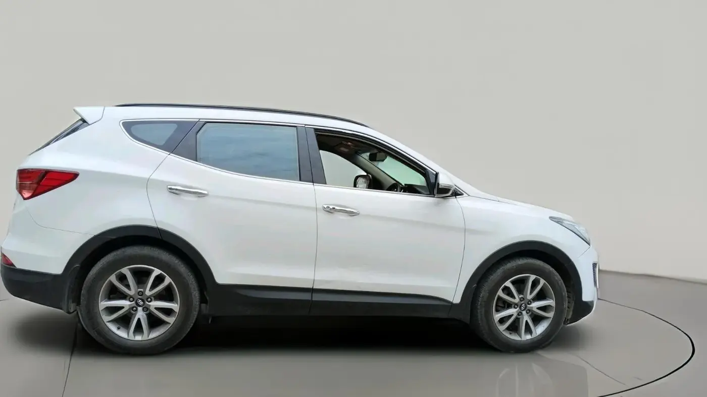 2014 Hyundai Santa Fe 2 WD AT, Diesel, Automatic, 98,572 km, exterior