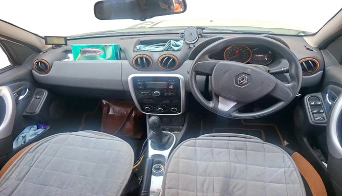 2015 Renault Duster RXL 85PS EXPLORE, Diesel, Manual, 1,37,220 km, interior