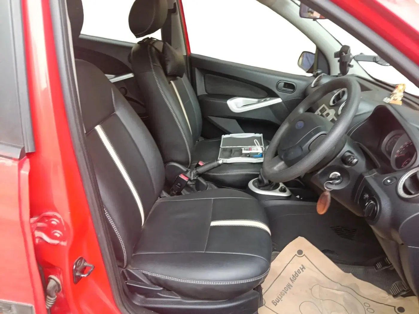 2013 Ford Figo ZXI 1.2 PETROL, Petrol, Manual, 65,624 km, interior