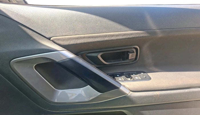 2022 Tata Harrier XM 2.0L KRYOTEC, Diesel, Manual, 1,32,477 km, interior