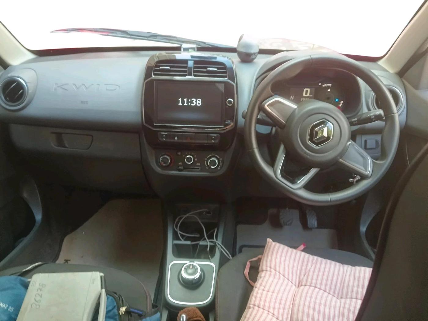 2020 Renault Kwid RXT 1.0 AMT (O), Petrol, Automatic, 27,583 km, interior