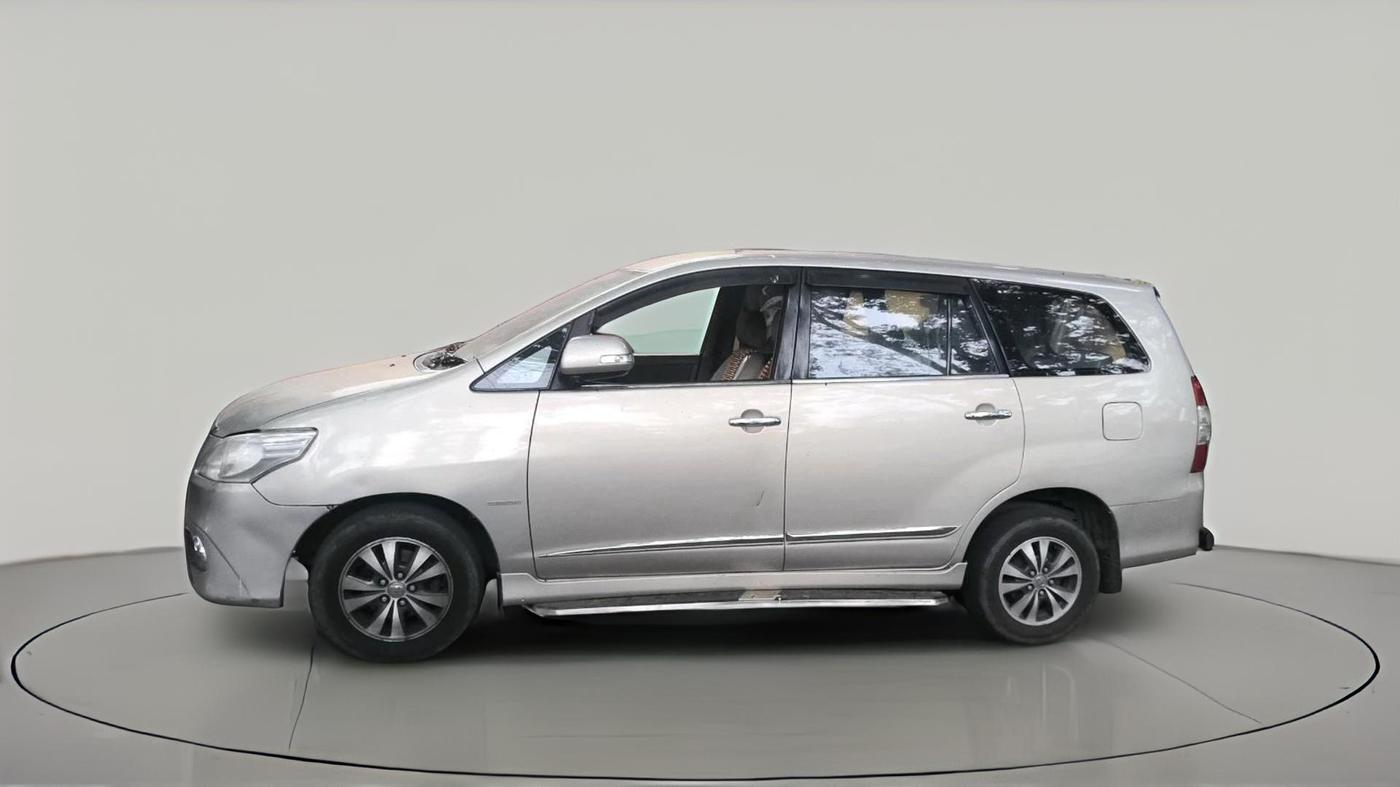 2015 Toyota Innova 2.5 VX 8 STR, Diesel, Manual, 1,68,693 km, exterior