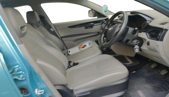 2016 Mahindra Kuv100 K2 6 STR, Petrol, Manual, 17,456 km, interior