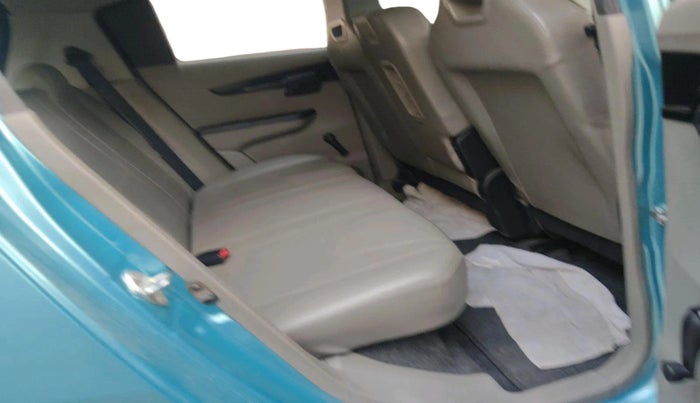 2016 Mahindra Kuv100 K2 6 STR, Petrol, Manual, 17,456 km, interior