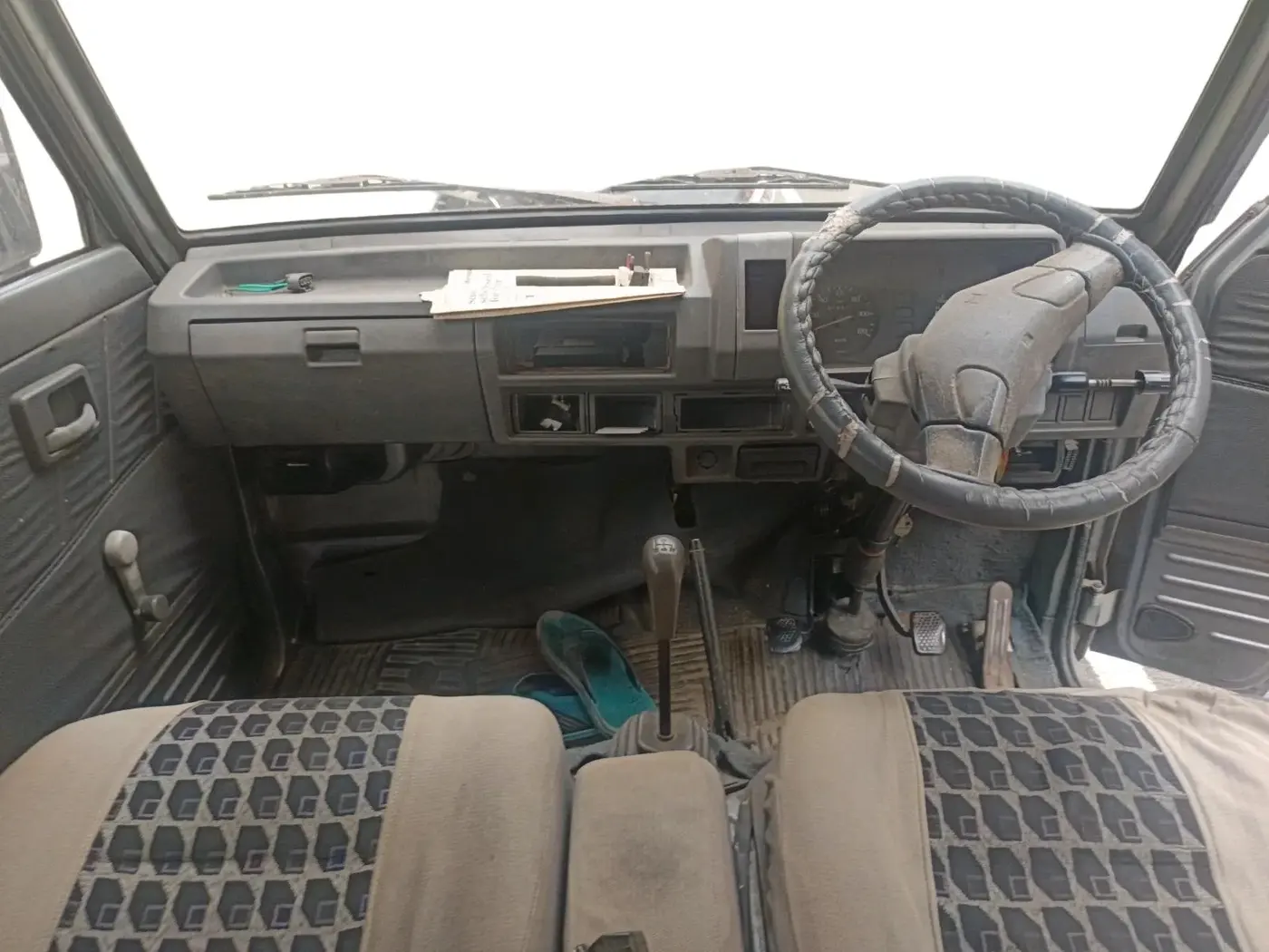 2003 Maruti Omni 5 STR, Petrol, Manual, 61,997 km, interior