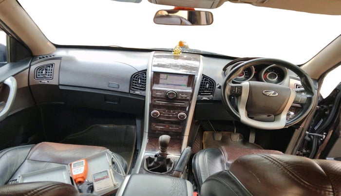 2014 Mahindra XUV500 W8, Diesel, Manual, 1,15,759 km, interior