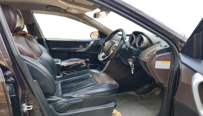 2014 Mahindra XUV500 W8, Diesel, Manual, 1,15,759 km, interior