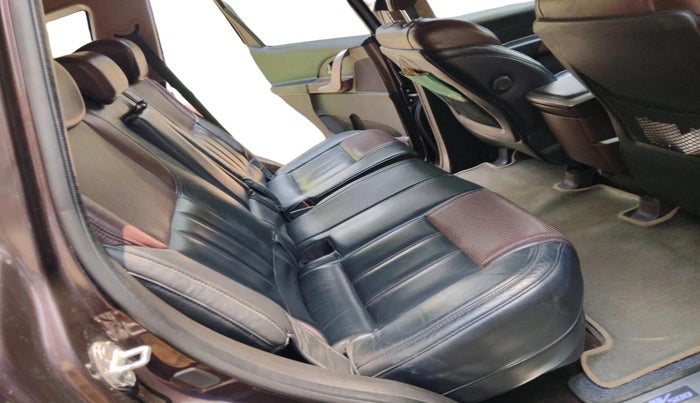 2014 Mahindra XUV500 W8, Diesel, Manual, 1,15,759 km, interior
