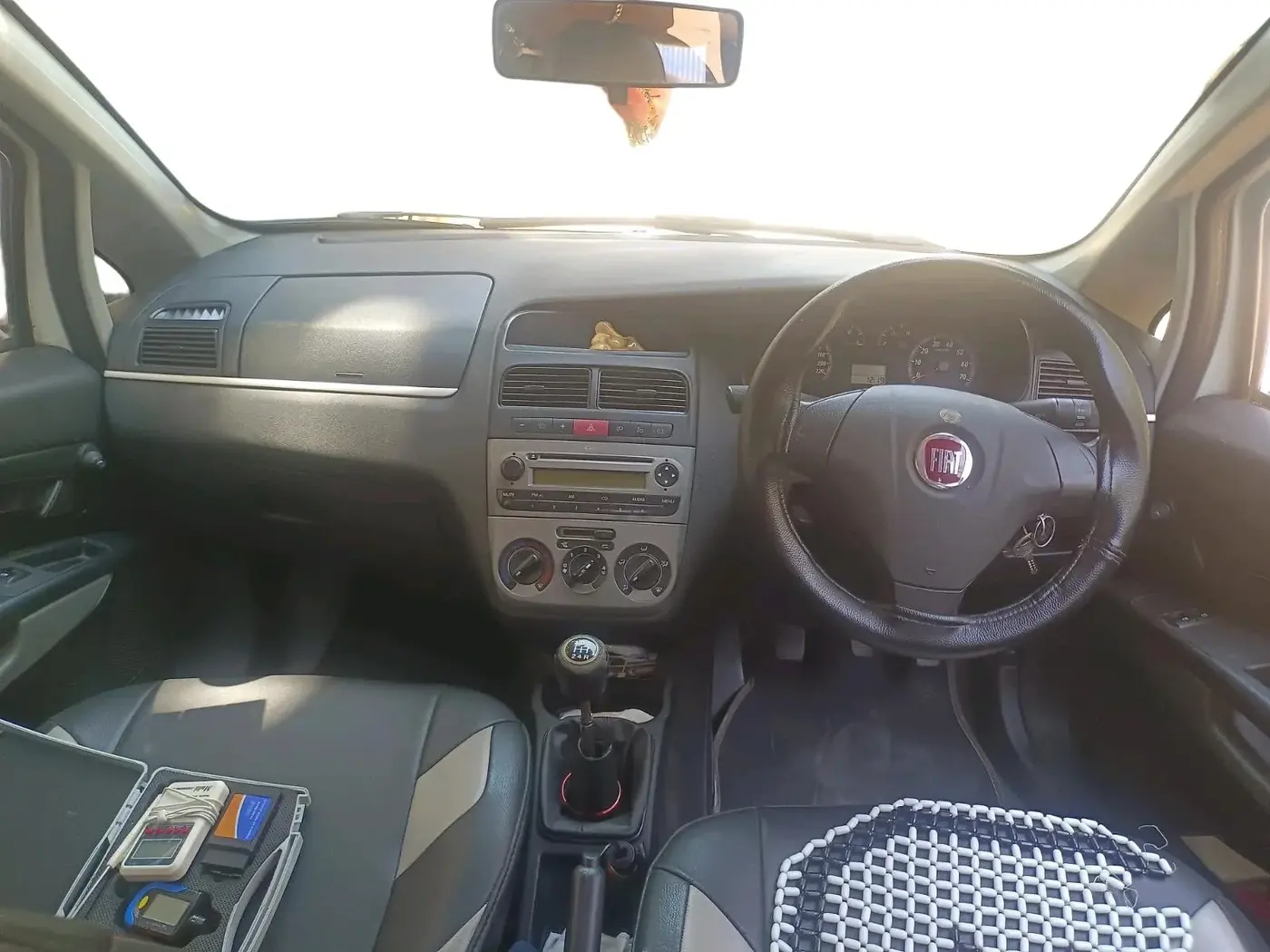 2012 Fiat Grand Punto ACTIVE 1.3, Diesel, Manual, 1,71,625 km, interior