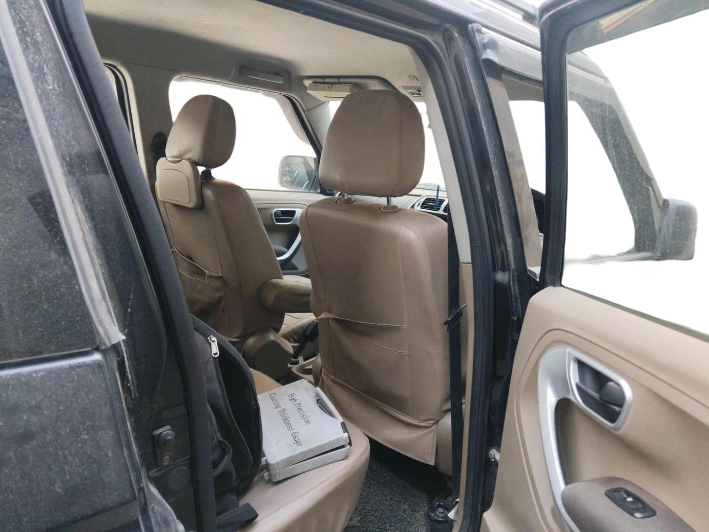 2016 Mahindra TUV300 T8 AMT, Diesel, Automatic, 90,593 km, interior